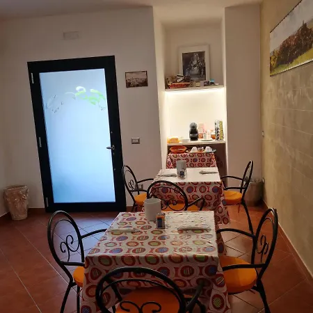 Il Nido Delle Rondini לינה וארוחת בוקר